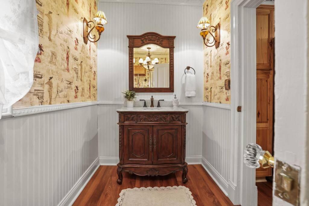 Charming Victorian Home - 2 Minutes To Downtown Lancaster Exterior foto